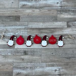 NWOT Rae Dunn Santa Gnome Christmas Garland